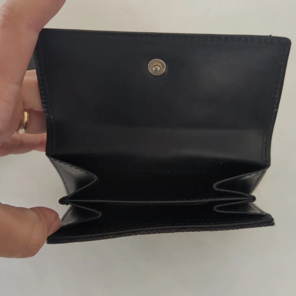 Gucci monogram logo silver lock wallet - Picture 6 of 13